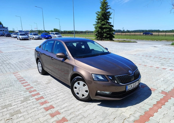Skoda Octavia cena 41000 przebieg: 222000, rok produkcji 2018 z Świdnica małe 191